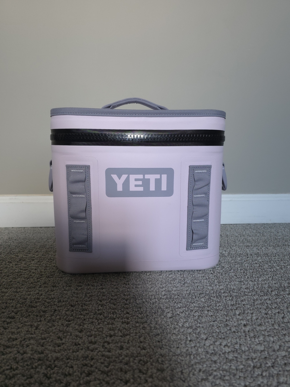 Yeti Hopper Flip 8 Cherry Blossom, New Without Tags